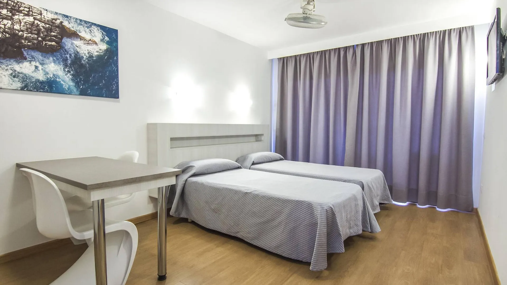 Apartamentos Sol Y Vera Magaluf  2*, Magaluf (Mallorca) Spain
